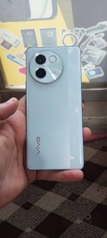 VIVO V30e 8+8/256 9