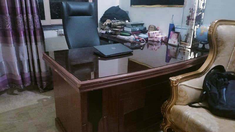 office table and chair 0