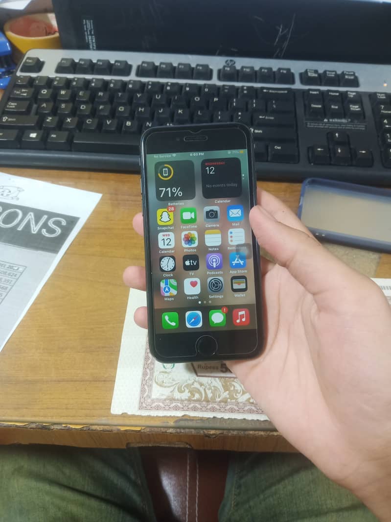 Apple iPhone 8 0