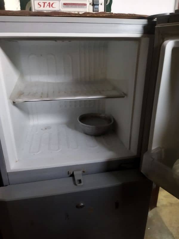 PEL Refrigerator condition 10/10 2