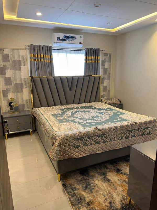 1 Bedroom VIP full furnishe flat for rent per day available in Bahia Town Lahore 4