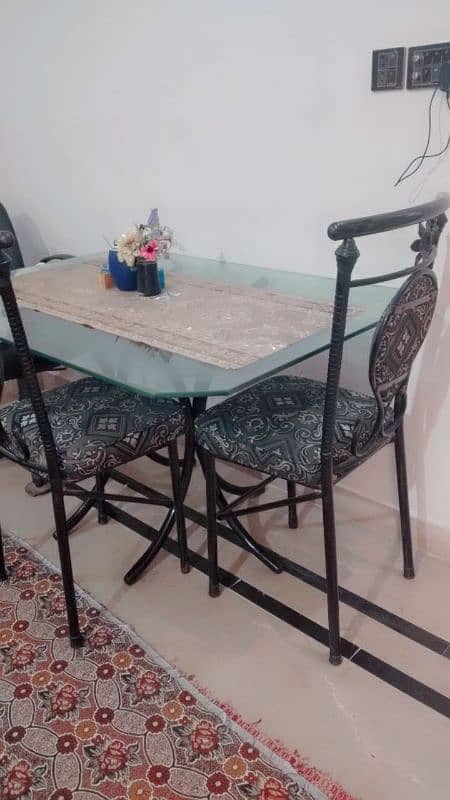 Dining table with 2 chairs 3