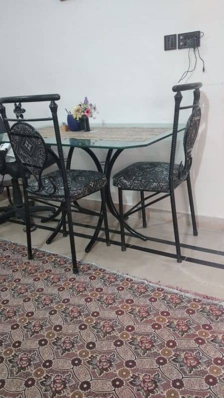 Dining table with 2 chairs 4