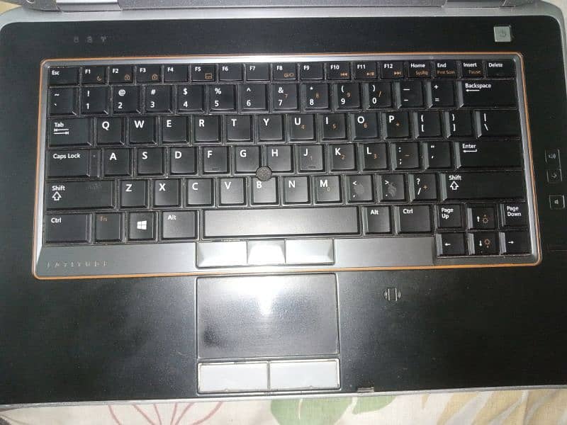 Dell Latitude e6420 Laptop 1