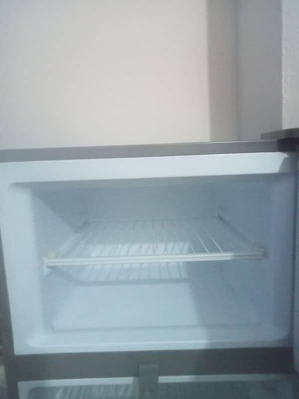 Haier medium size fridge 3