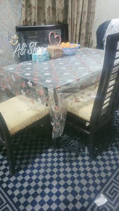 dining table with 2 mirrors with 6 chairs in very good condition