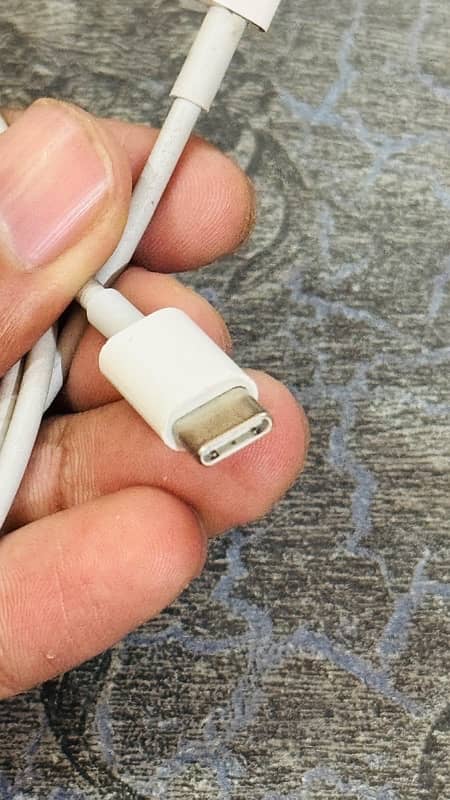 Apple original USB-C To Lightening Cable 1