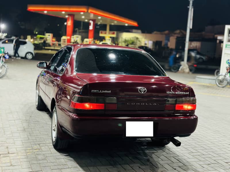 Toyota Corolla 2000 1