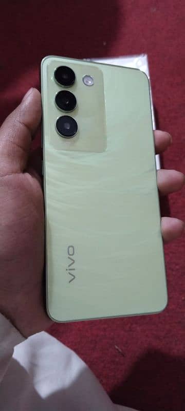 Vivo y100 1