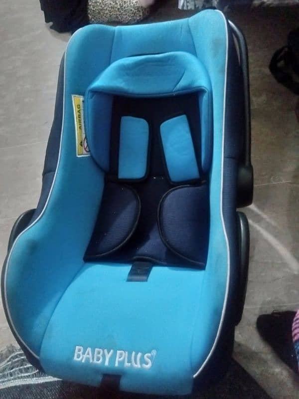 Graco Smart Baby Cot + Baby sitting chair 4