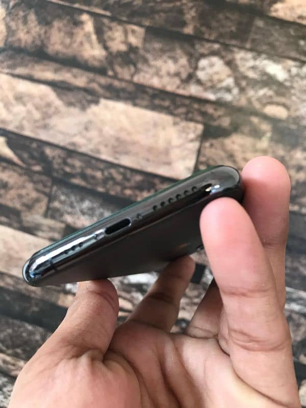 iPhone 11 pro Totally original ( 03209540820 ) 9