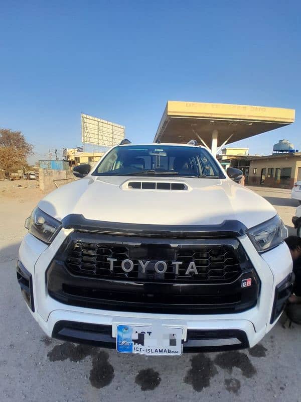 Toyota Hilux Revo G 3.0 Manual 1