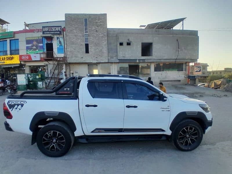 Toyota Hilux Revo G 3.0 Manual 5