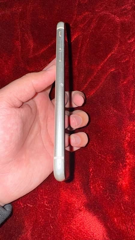 iPhone 11 128gb non pta with box 6