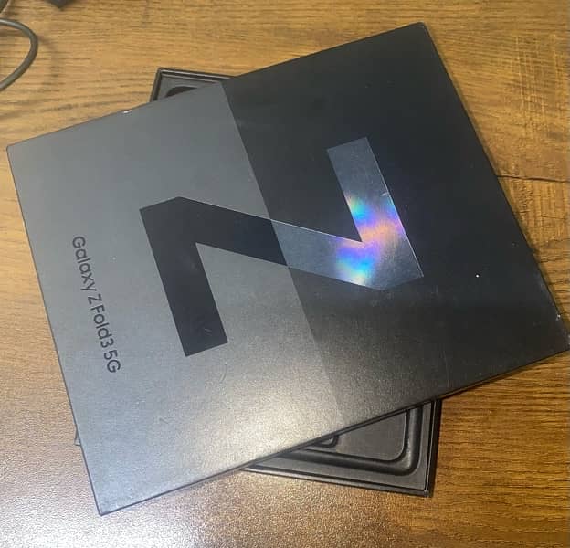 SAMSUNG Z FOLD 3 BOX 2