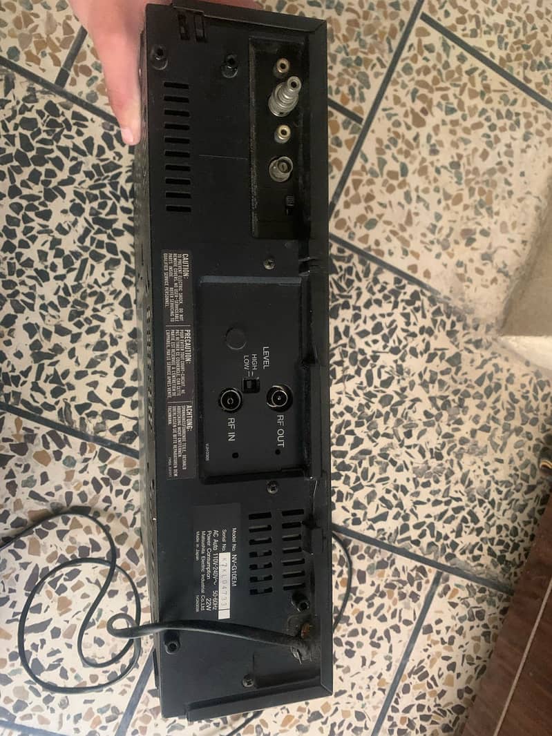 National NV-G10EM Video Cassette Recorder 3