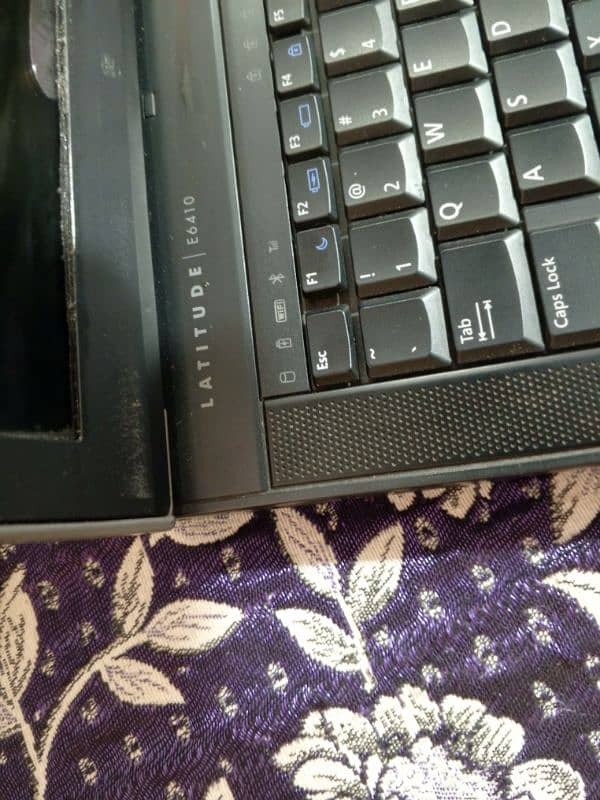 Dell Latitude E6410 I core 5 2nd generation 4Gb ram 250Gb rom 5