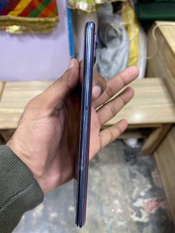 oppo f17 pro (8/128) 4