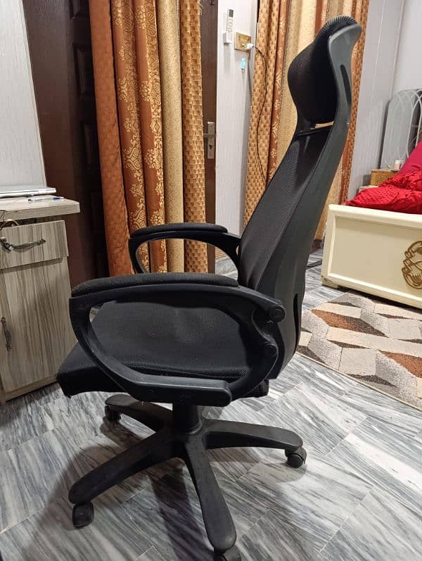 Premium Office/Computer Chair – Like New, Perfect Condition 3