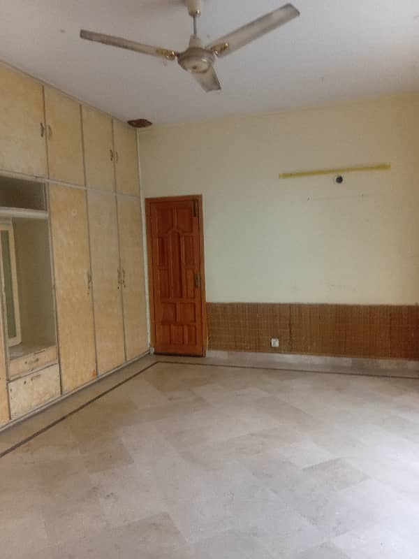 Silent Office/IT Office/Executive Office/ Kanal Lower Portion for Rent in Faisla Town A block 60ft Road Easy Approach to Main Boulevard Faisal Town 9