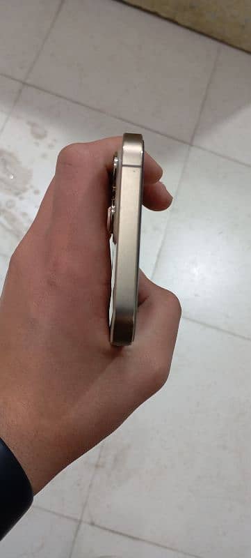 IPHONE 12 PRO MAX GOLDEN 4