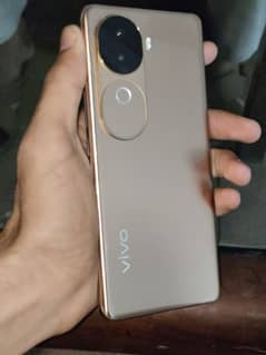 VIVO V40e 10 MONTH WARRANTY REMAINING