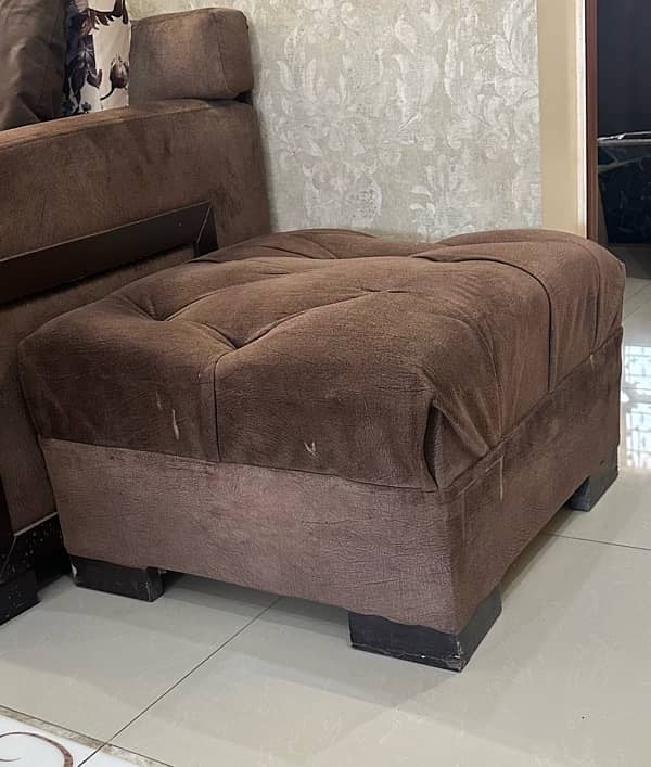 L Shaped Sofa ( 6 seater & puffy +01) 7