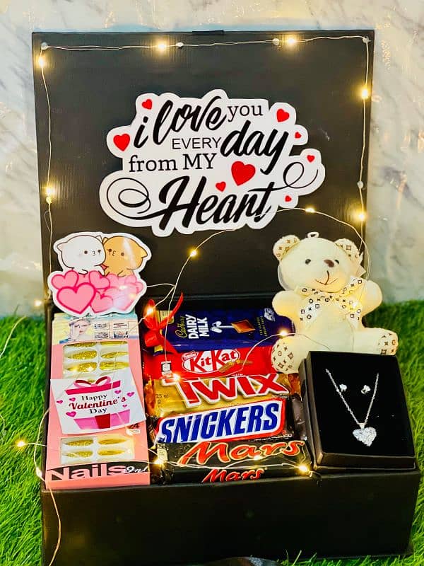 valentine day gifts,birthday gift,Customised gift,gift basket,gift box 7