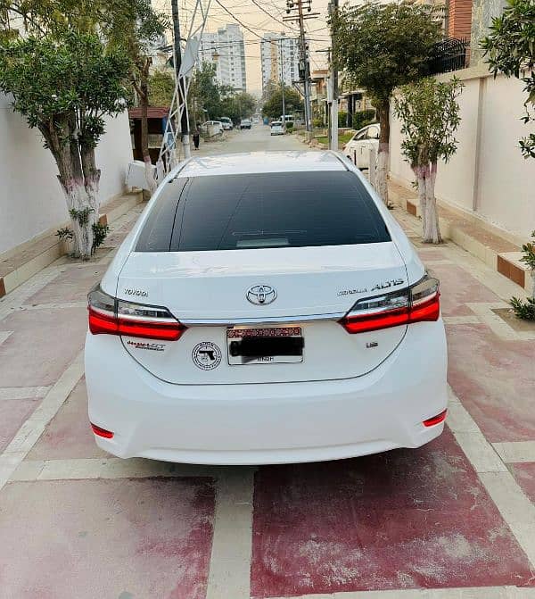 Toyota Corolla Altis 2017 4