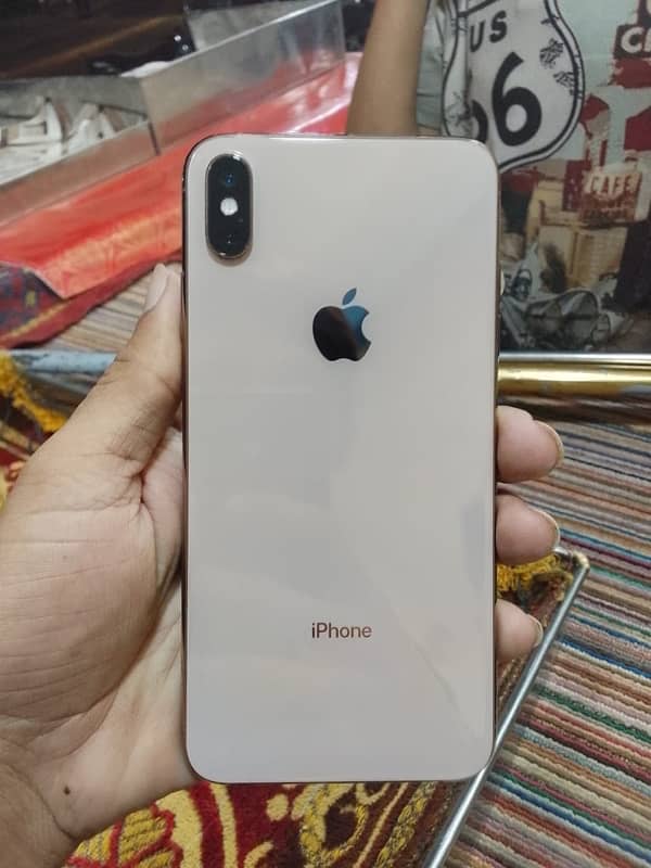 iPhone XS Max 4