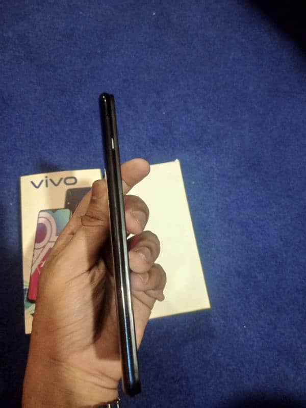 vivo y93 (6/128) ram with box and charger lush condition 10/9 4