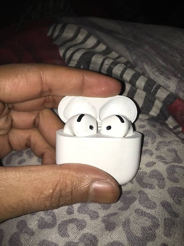 apple airpods 4 0