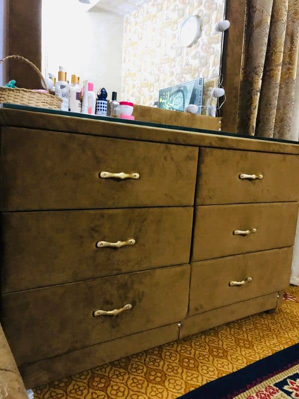 full size bed with Vanity side table 17