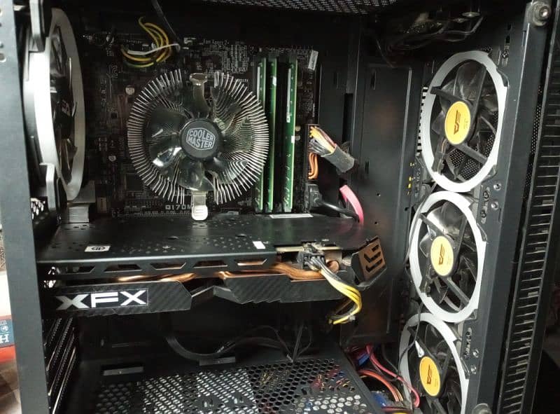 Custom pc build Intel i5 6600, 24 GB ram ddr4, Rx 580 8 GB GPU 9