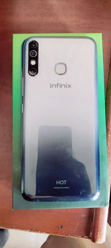 infinix hot 8  4/64 6