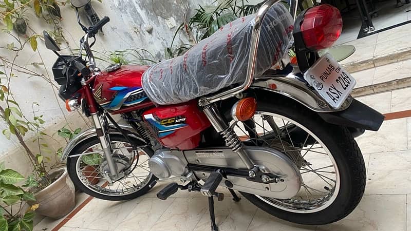 Honda Cg 125 2023/24 All Punjab Number Fresh condition bike 1