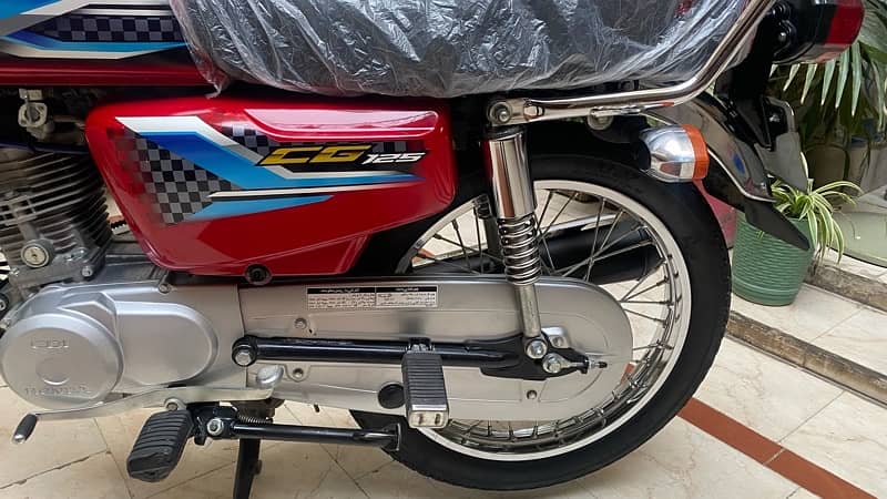 Honda Cg 125 2023/24 All Punjab Number Fresh condition bike 7