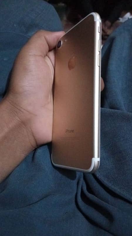 Urgent forsale iPhone 7 pta approved 4