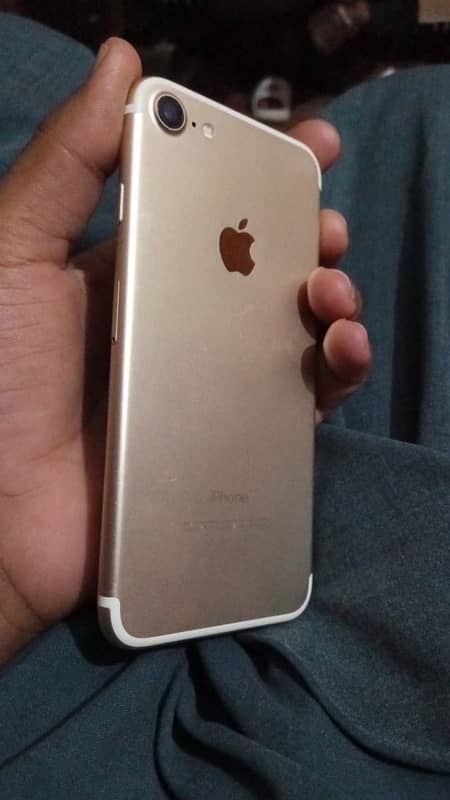 Urgent forsale iPhone 7 pta approved 5