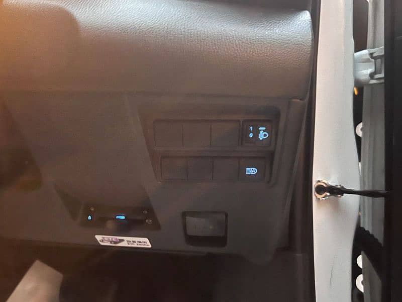 Toyota Yaris X 2021 Push Start 18