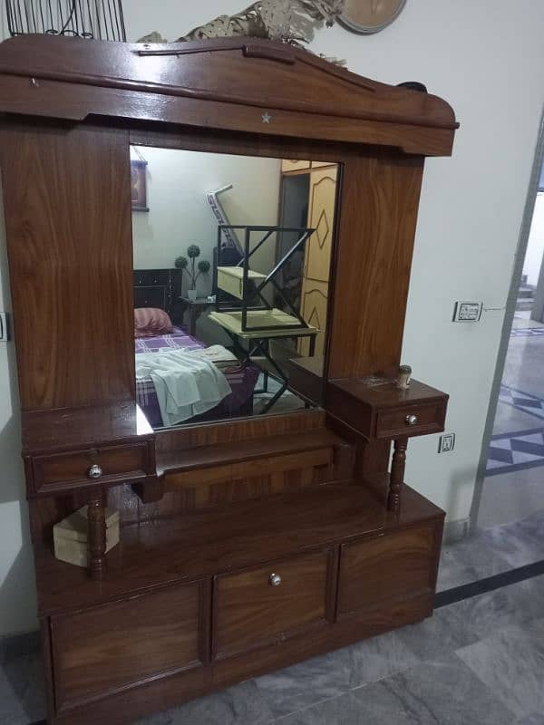 dressing table with mirror 0