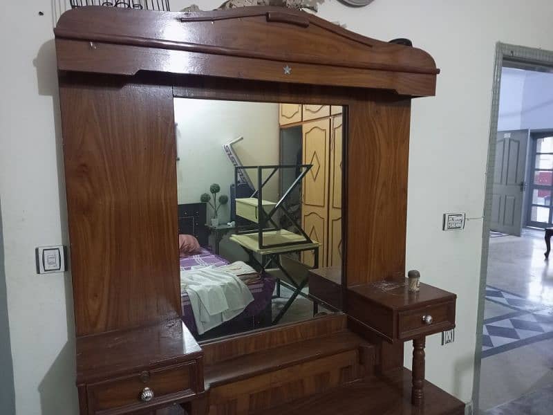 dressing table with mirror 1