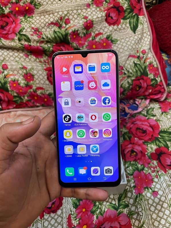 Vivo s1 pro with box charger 8+4gb 128gb rom 5