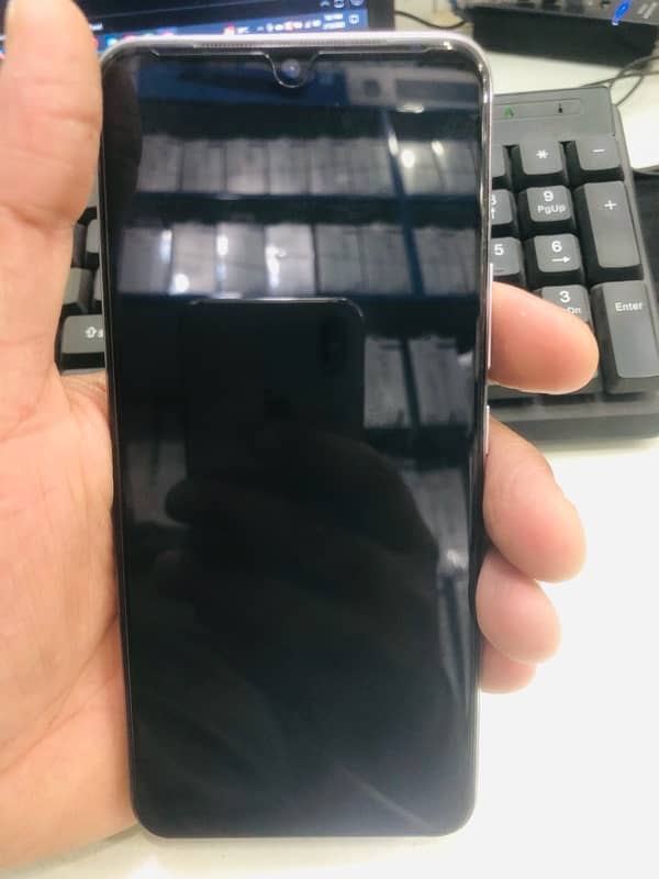 V21 VIVO FOR SALE 8/128GB PANEL CHANGED WITH BOX CHARGER 1