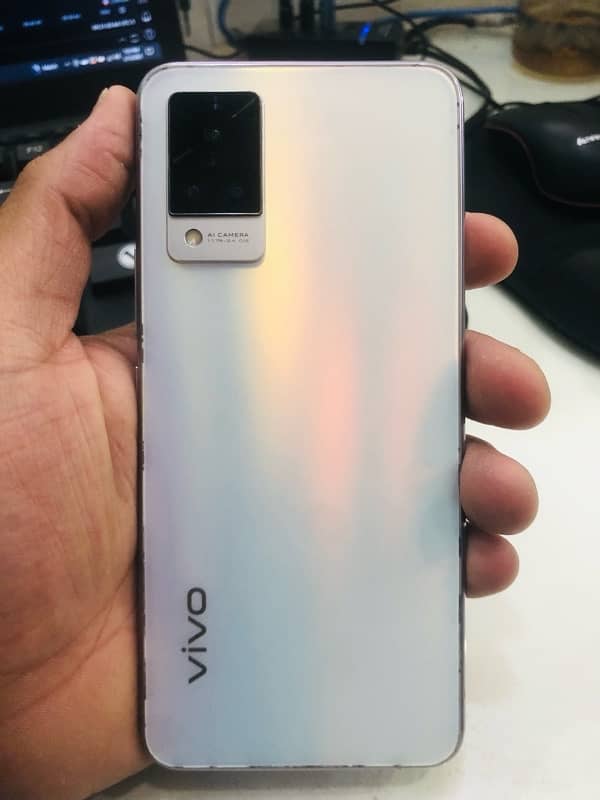 V21 VIVO FOR SALE 8/128GB PANEL CHANGED WITH BOX CHARGER 2