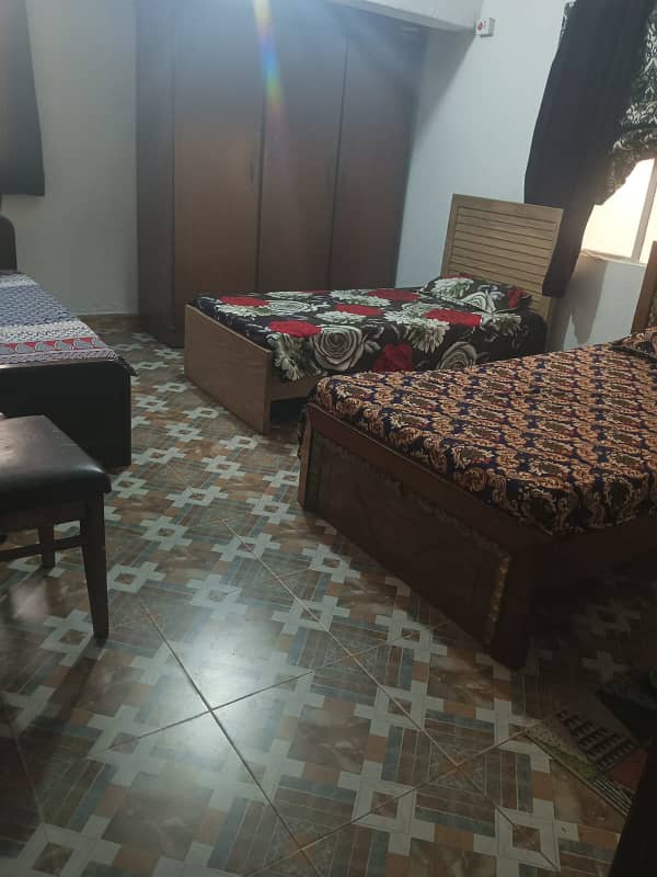 35000. . 1 bed lounge. Erum centre flat portion. Iftikhar estate. Erum centre gulshan block 16. 9