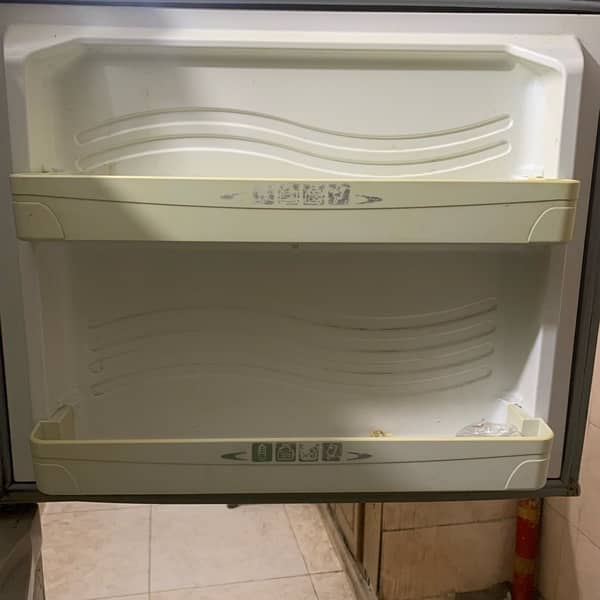 Dawlance fridge For Sale 3