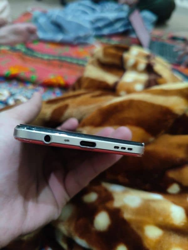 Oppo F17 4