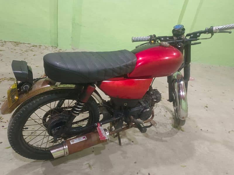 CD 70 2005 model Sahiwal urgent sale okara Reg number 3