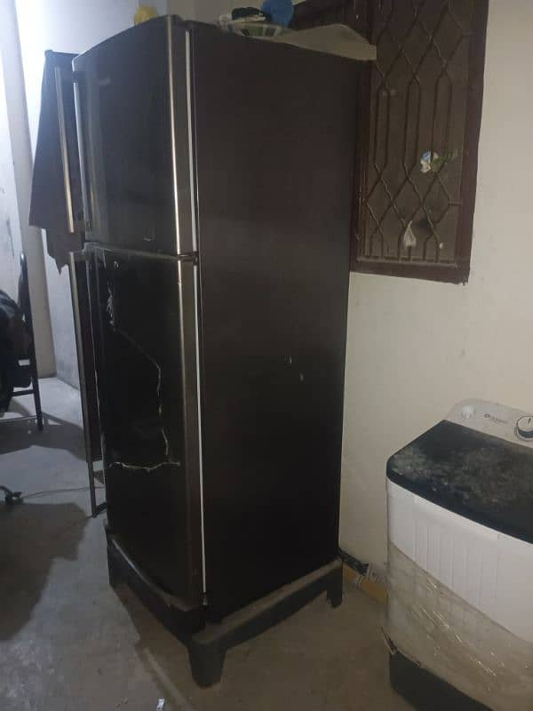 Kenwood big size Fridge 2